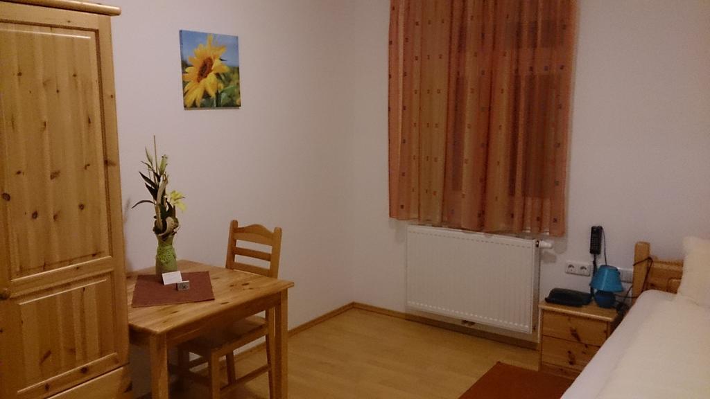 Gasthof Zum Goldenen Pflug Αμστέτεν Δωμάτιο φωτογραφία